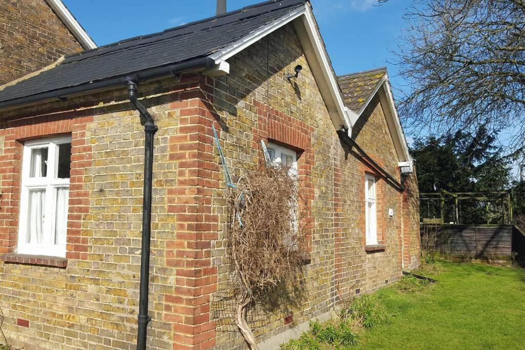 Converted Bungalow In Bexley Londra Dış mekan fotoğraf