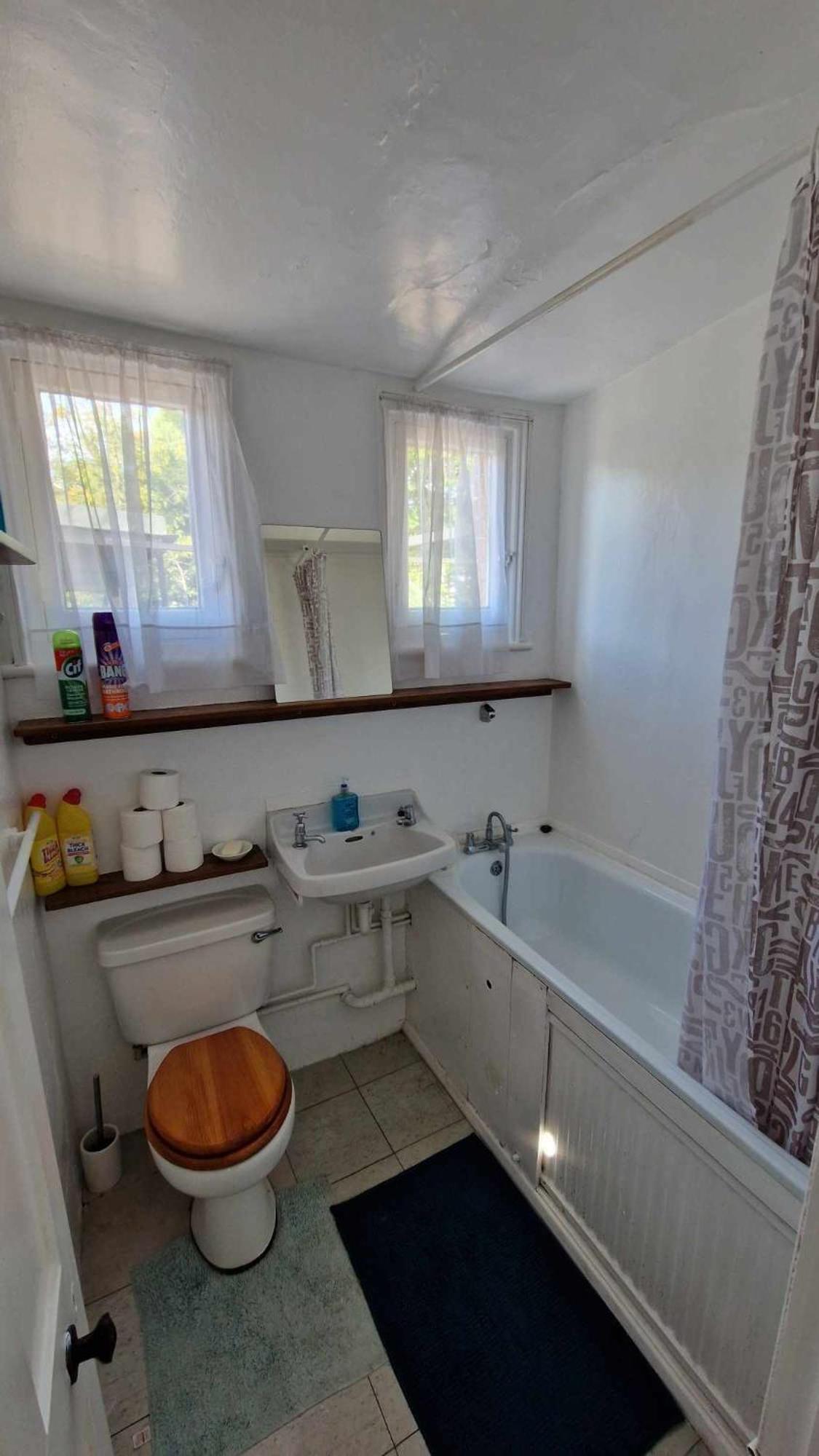 Converted Bungalow In Bexley Londra Dış mekan fotoğraf